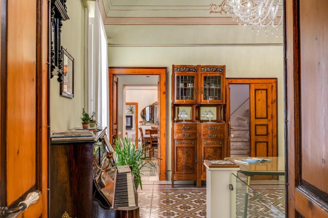 Bed and Breakfast Palazzo Stunis - Dimora Di Charme Ostuni Exterior foto