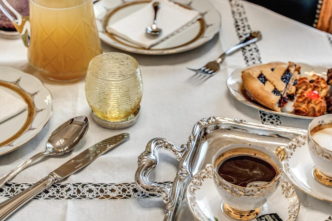 Bed and Breakfast Palazzo Stunis - Dimora Di Charme Ostuni Exterior foto