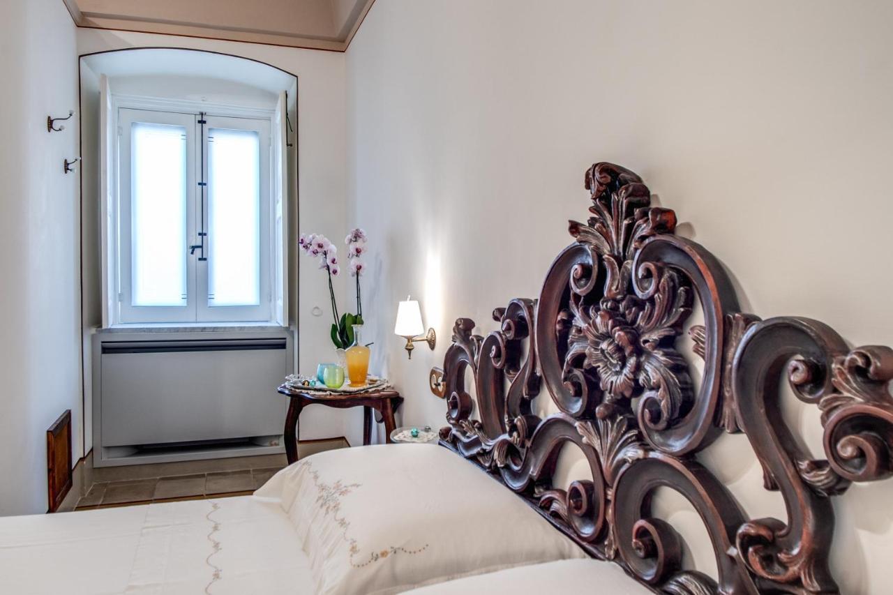 Bed and Breakfast Palazzo Stunis - Dimora Di Charme Ostuni Exterior foto