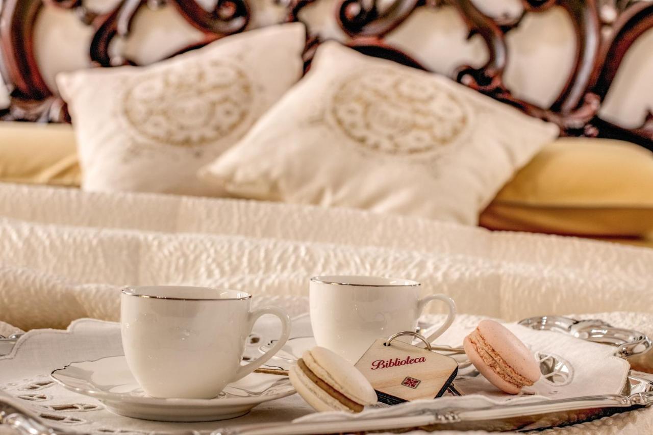 Bed and Breakfast Palazzo Stunis - Dimora Di Charme Ostuni Exterior foto