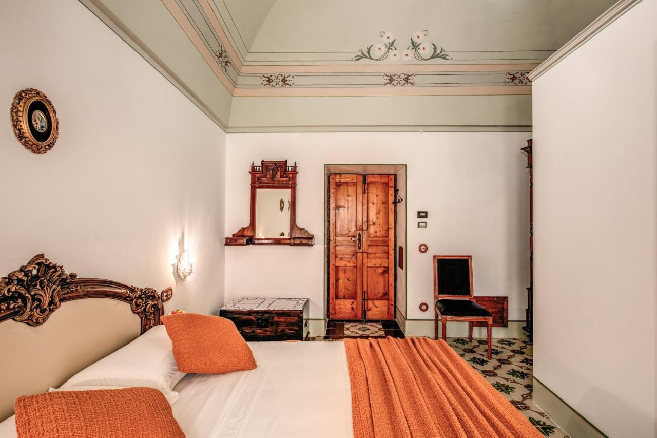 Bed and Breakfast Palazzo Stunis - Dimora Di Charme Ostuni Exterior foto