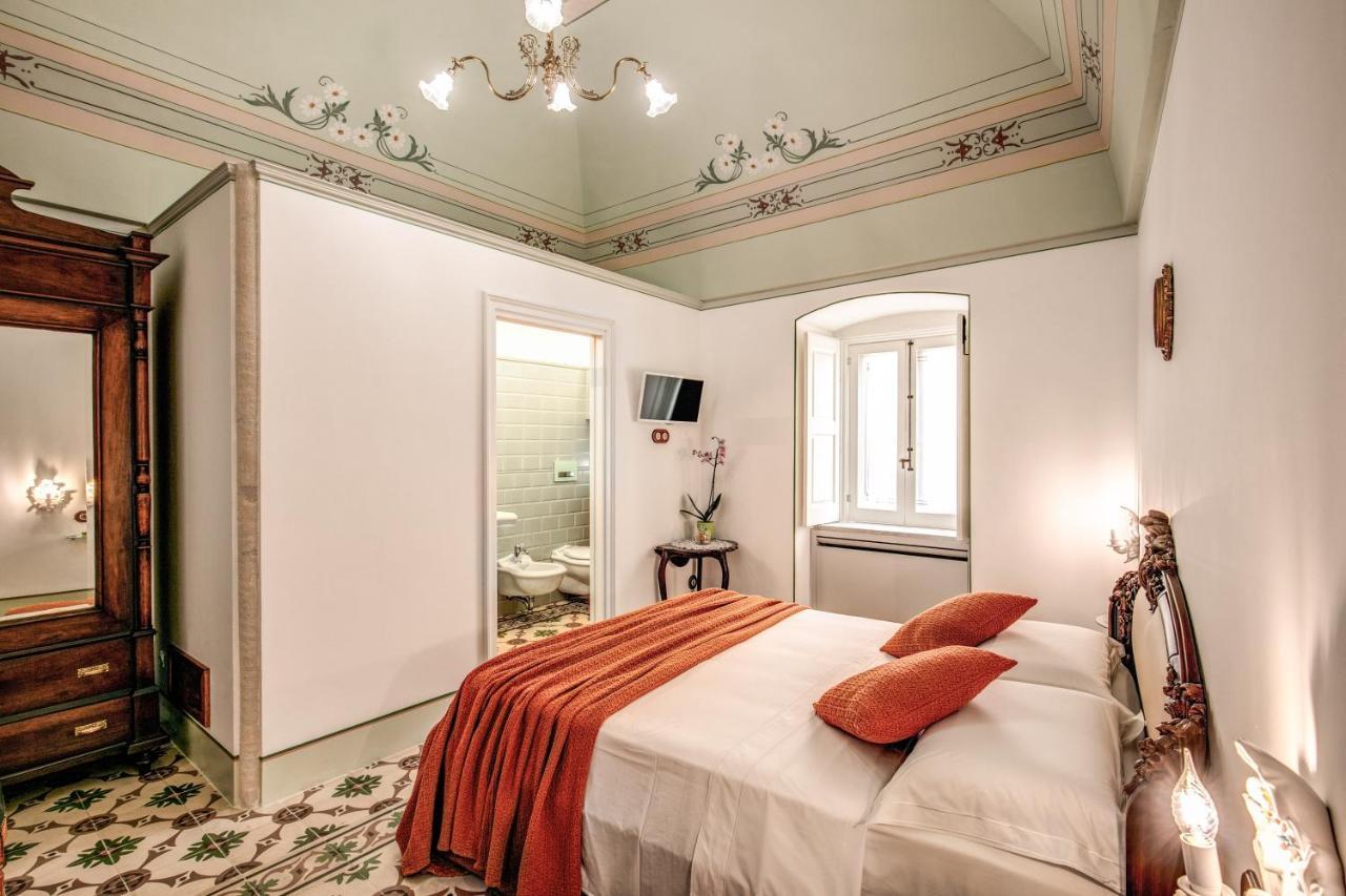 Bed and Breakfast Palazzo Stunis - Dimora Di Charme Ostuni Exterior foto