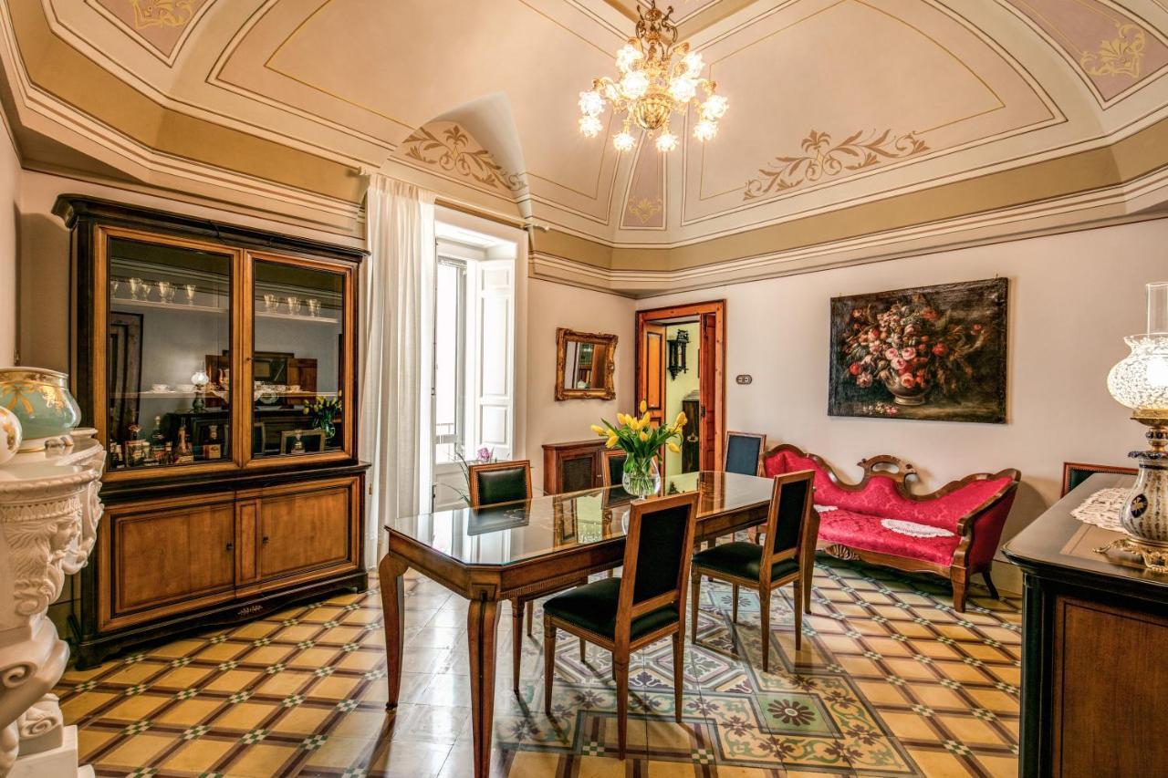 Bed and Breakfast Palazzo Stunis - Dimora Di Charme Ostuni Exterior foto